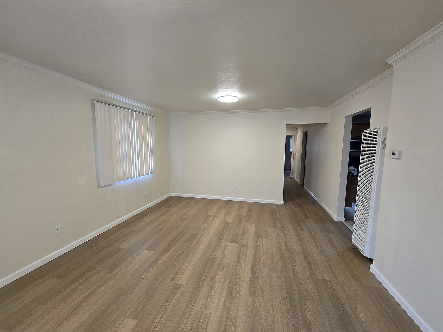 5334 Creely Ave photo 3