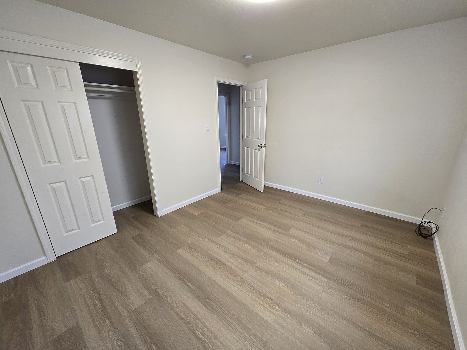 5334 Creely Ave photo 5