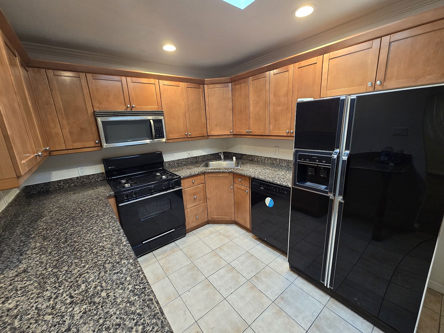 5334 Creely Ave photo 4