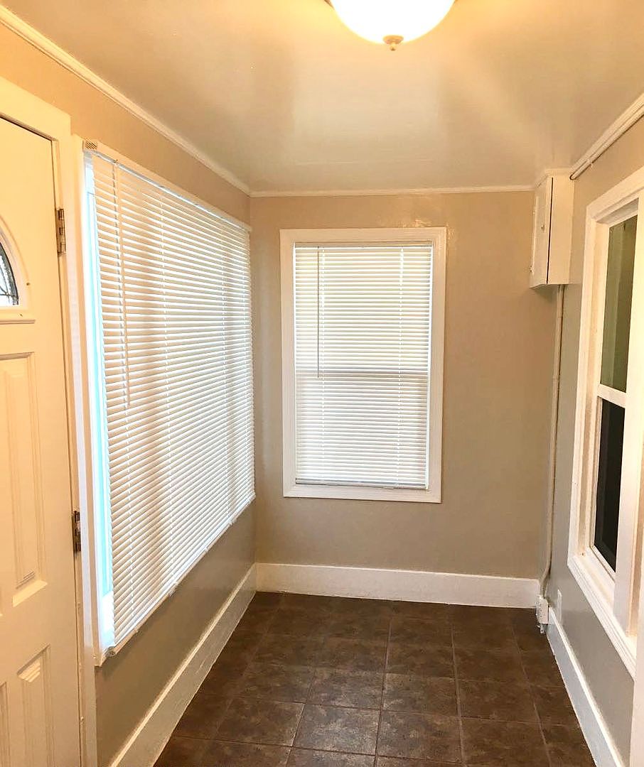 Apartments on Center Ave · Richmond photo 5
