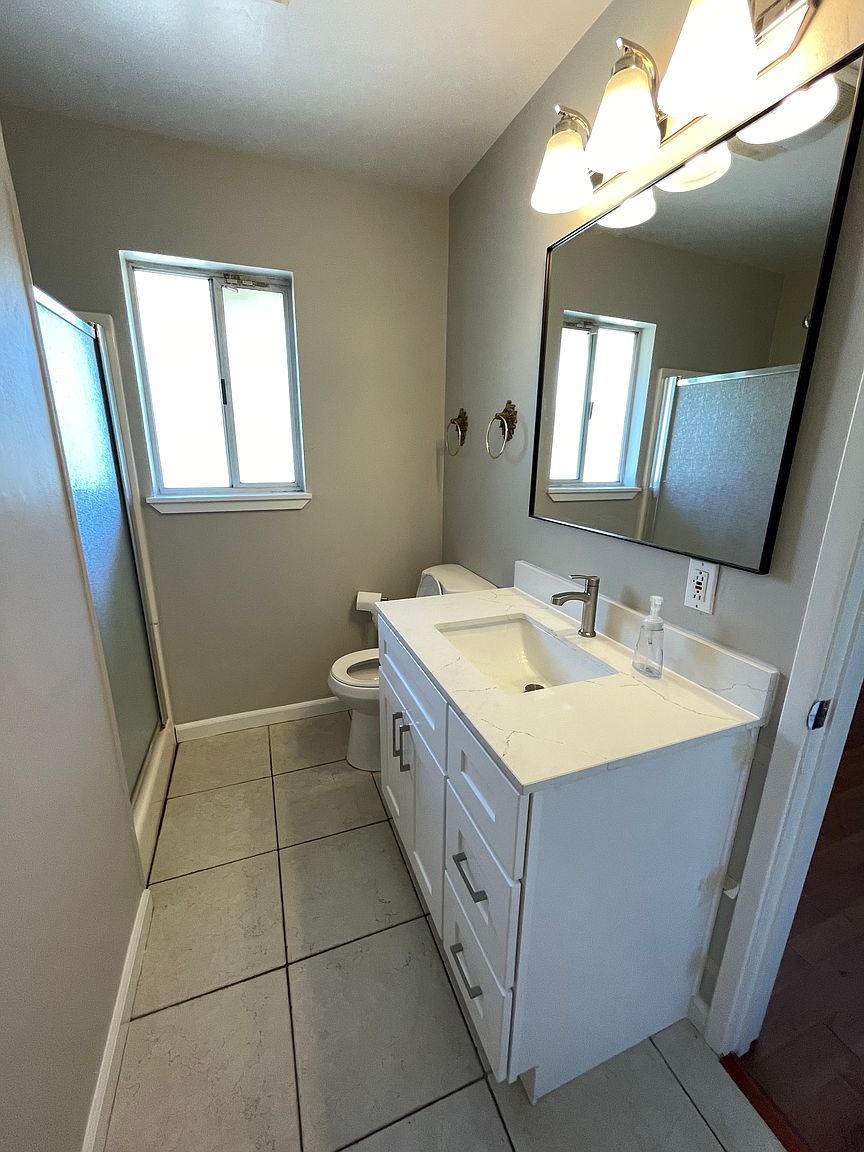 5201 Victor Ave photo 4