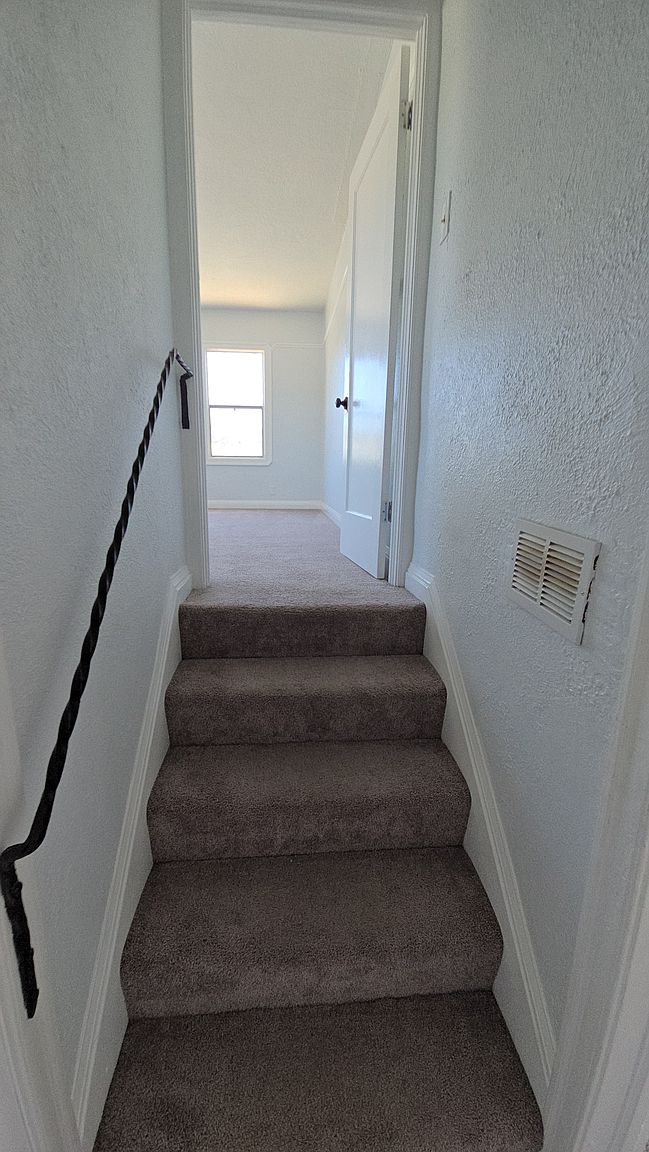 441 Wilson Ave photo 5