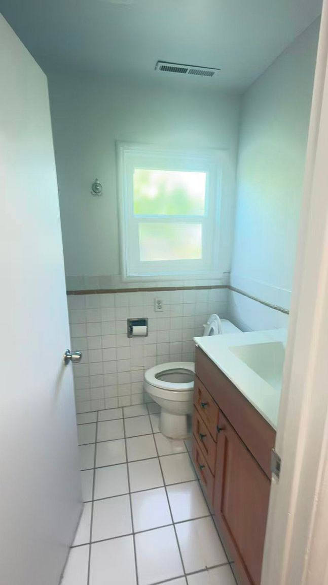 2527 Rheem Ave photo 2