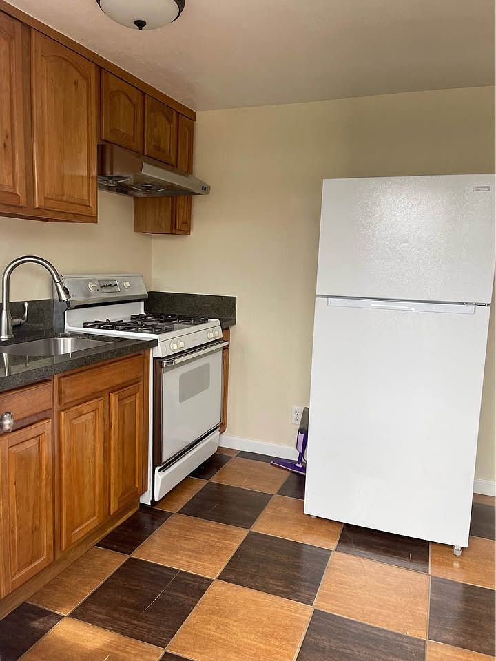 1BR/1BA Apartment on Esmond Ave · Richmond photo 4