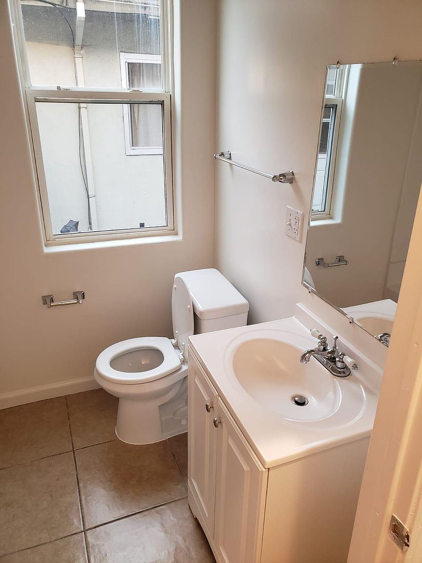 114 Maine Ave photo 4