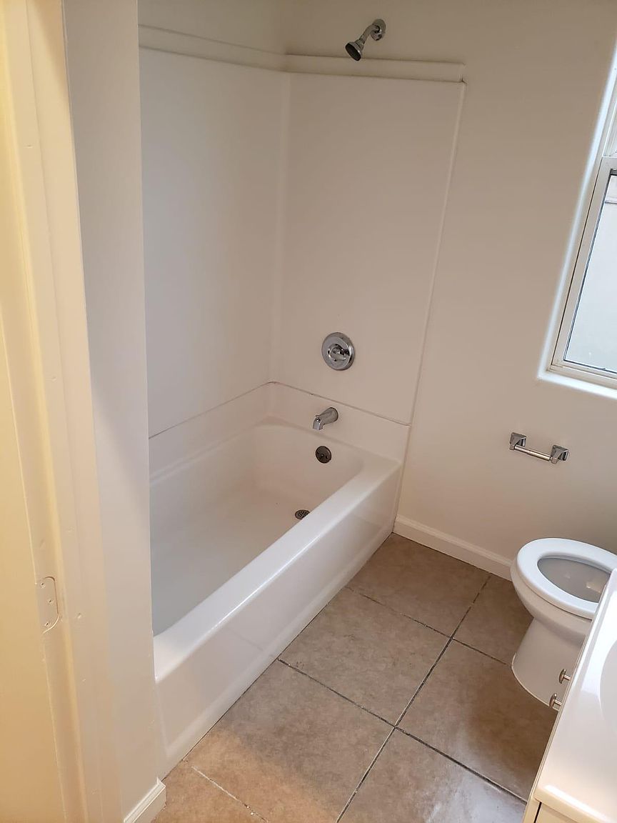 114 Maine Ave photo 2
