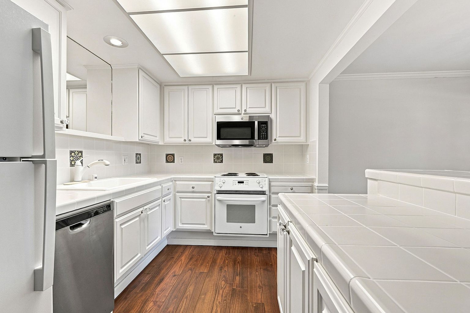 1601 Canyonwood Ct photo 2