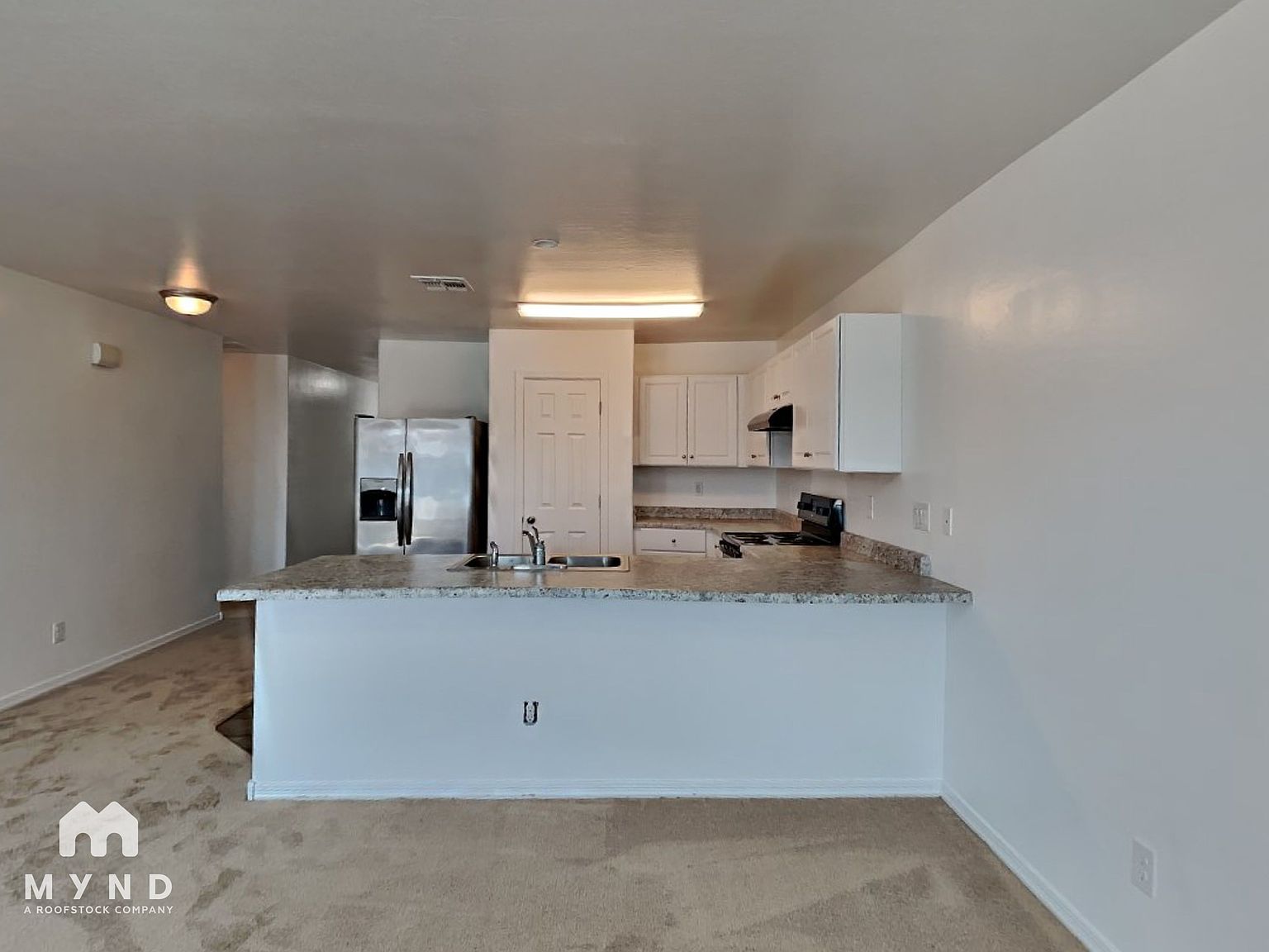953 W Kachina Dr photo 3