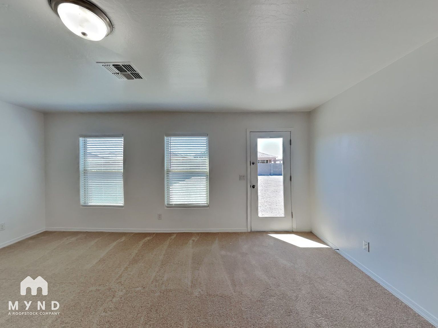953 W Kachina Dr photo 2