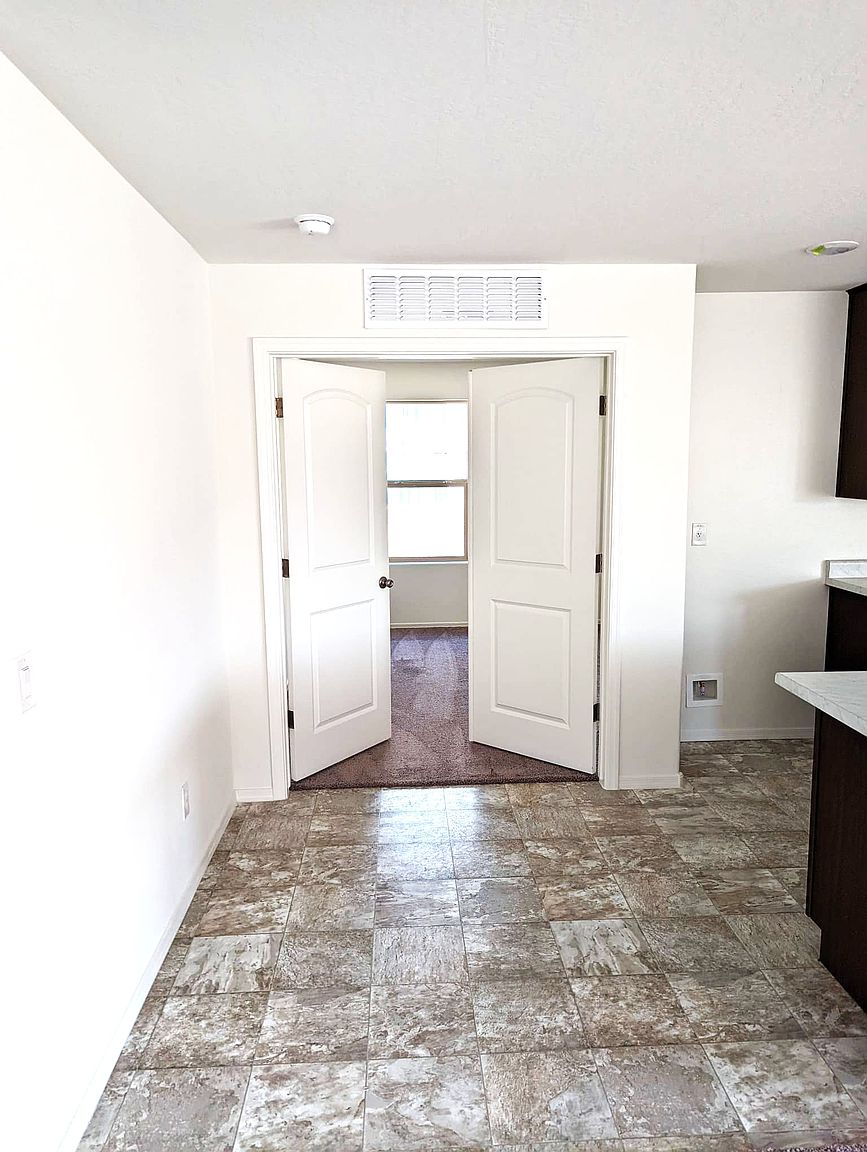 1355 W Pinkley Way photo 2