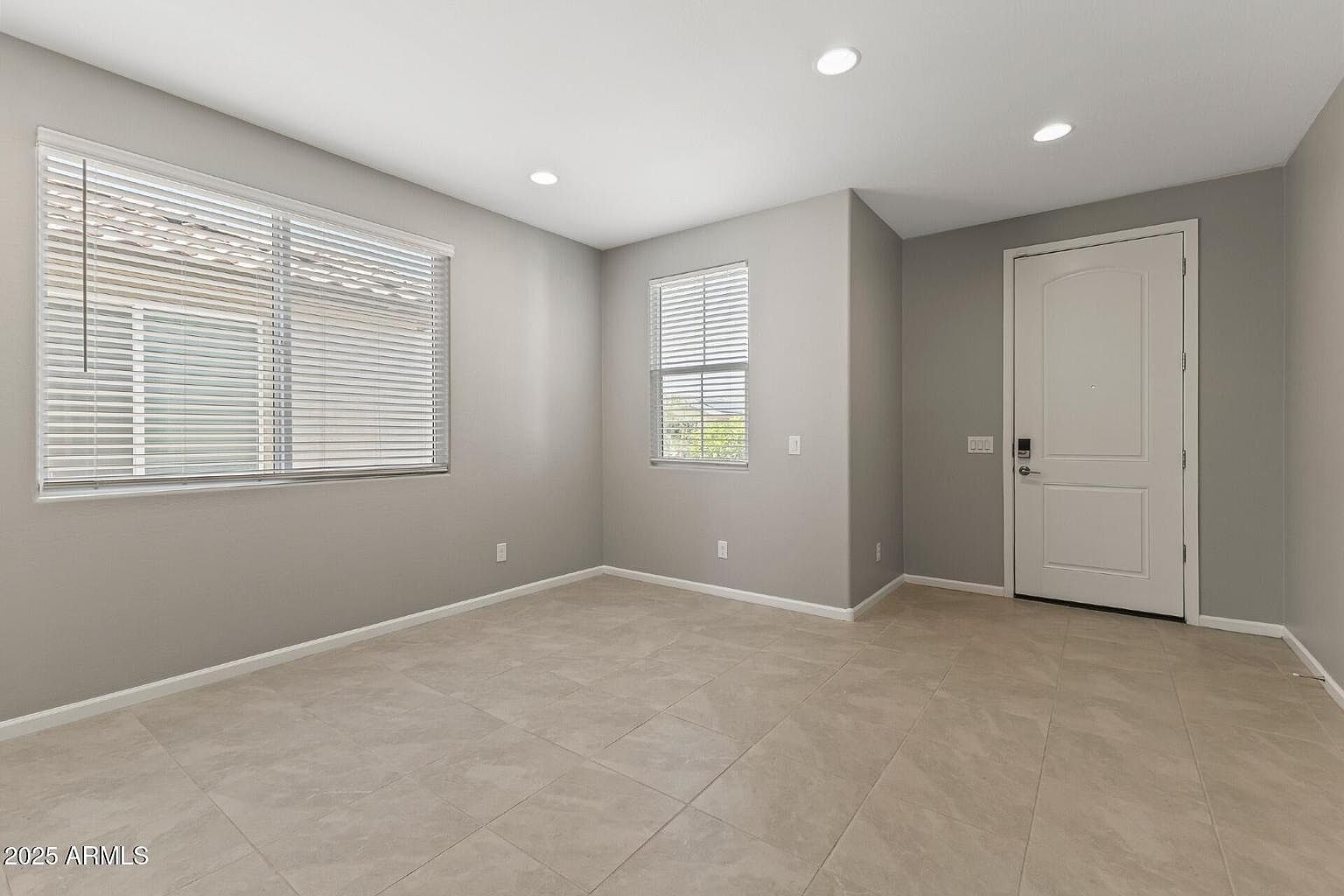 12219 E Wallflower Ln photo 3
