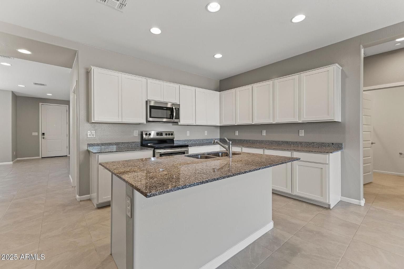 12219 E Wallflower Ln photo 4