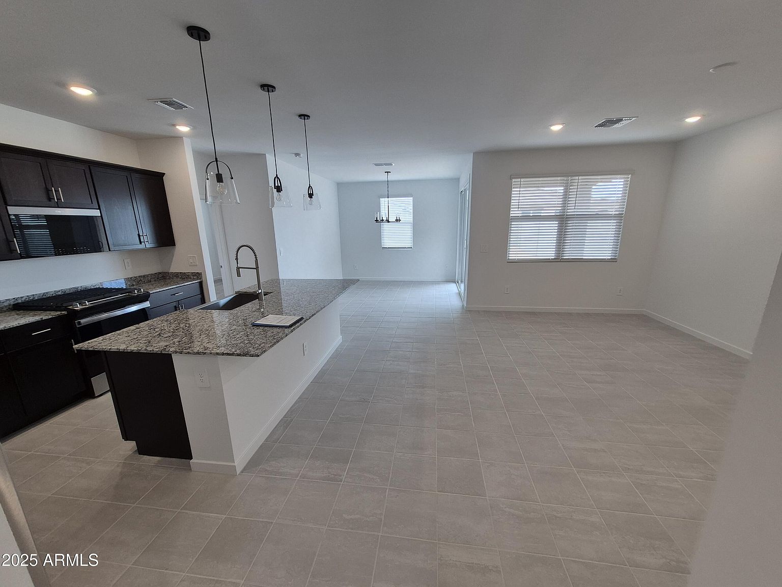 37097 W Prado St photo 4