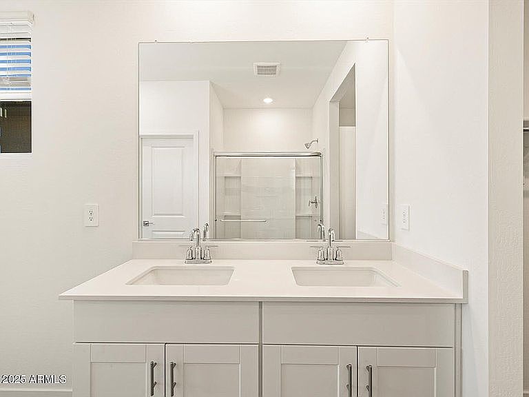 37226 W Vera Cruz Dr photo 3