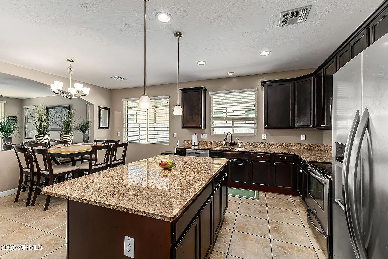 745 W Silver Reef Dr photo 3
