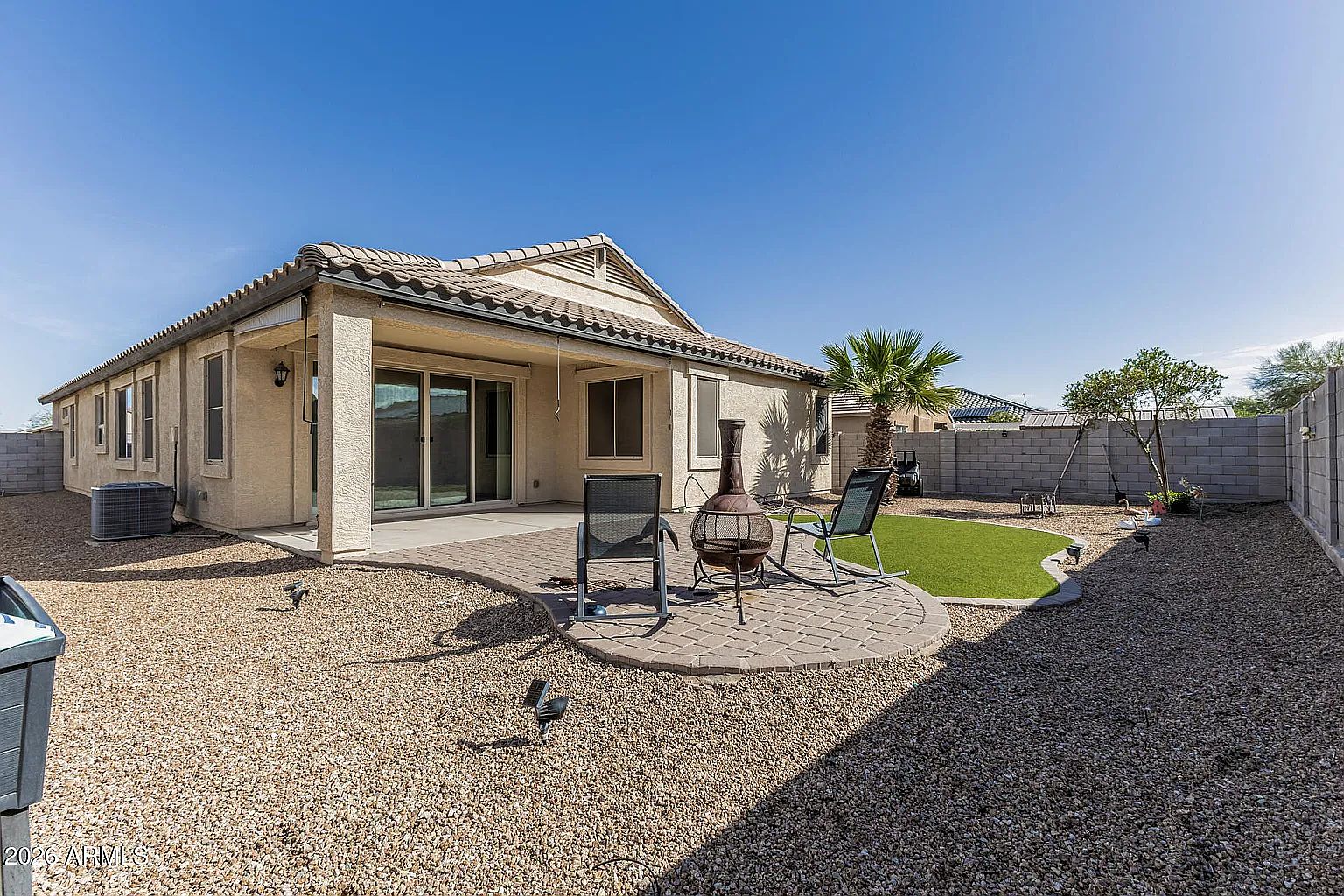 745 W Silver Reef Dr photo 2