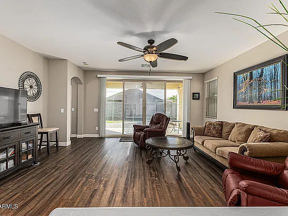 745 W Silver Reef Dr photo 4