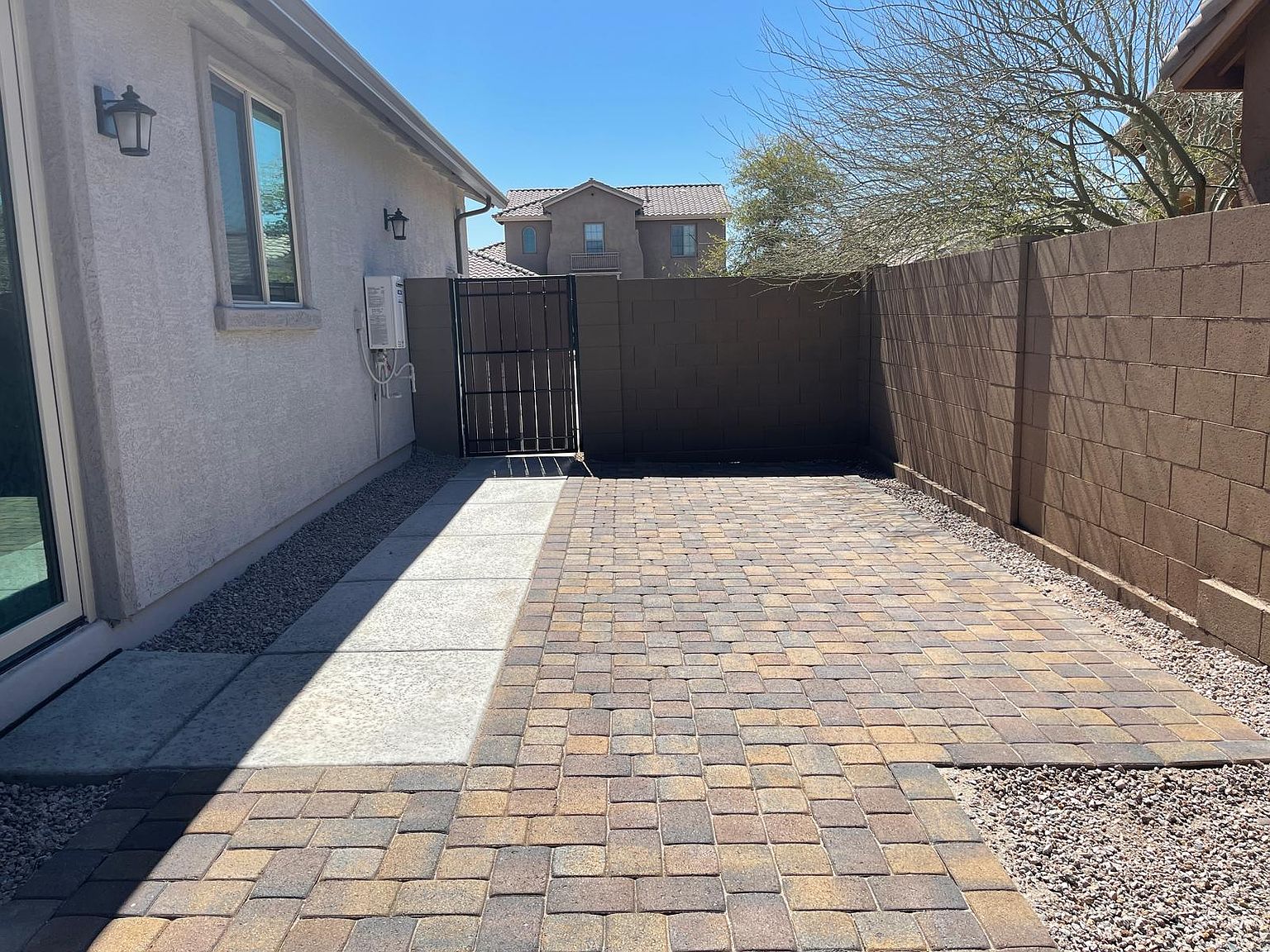 588 E Quail Dr photo 3
