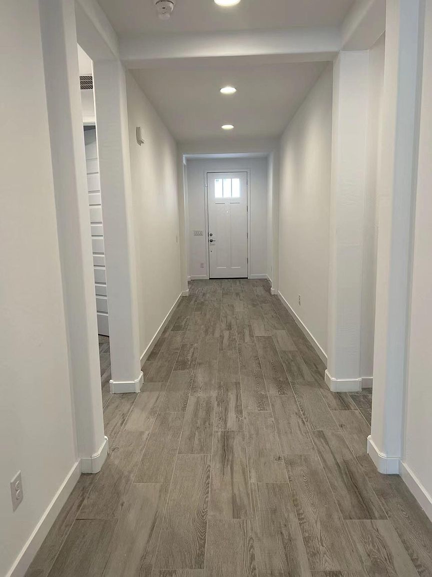 560 E Cactus Wren Dr photo 2