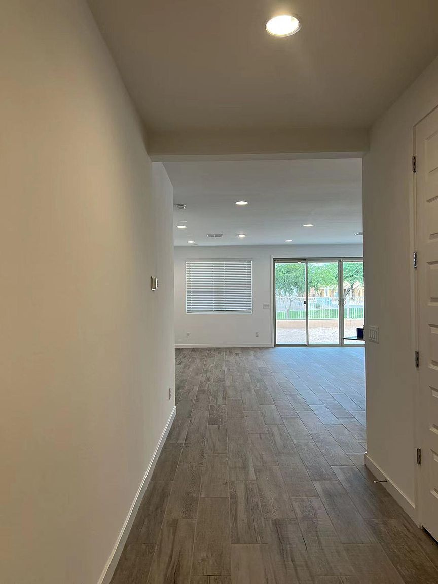 560 E Cactus Wren Dr photo 5