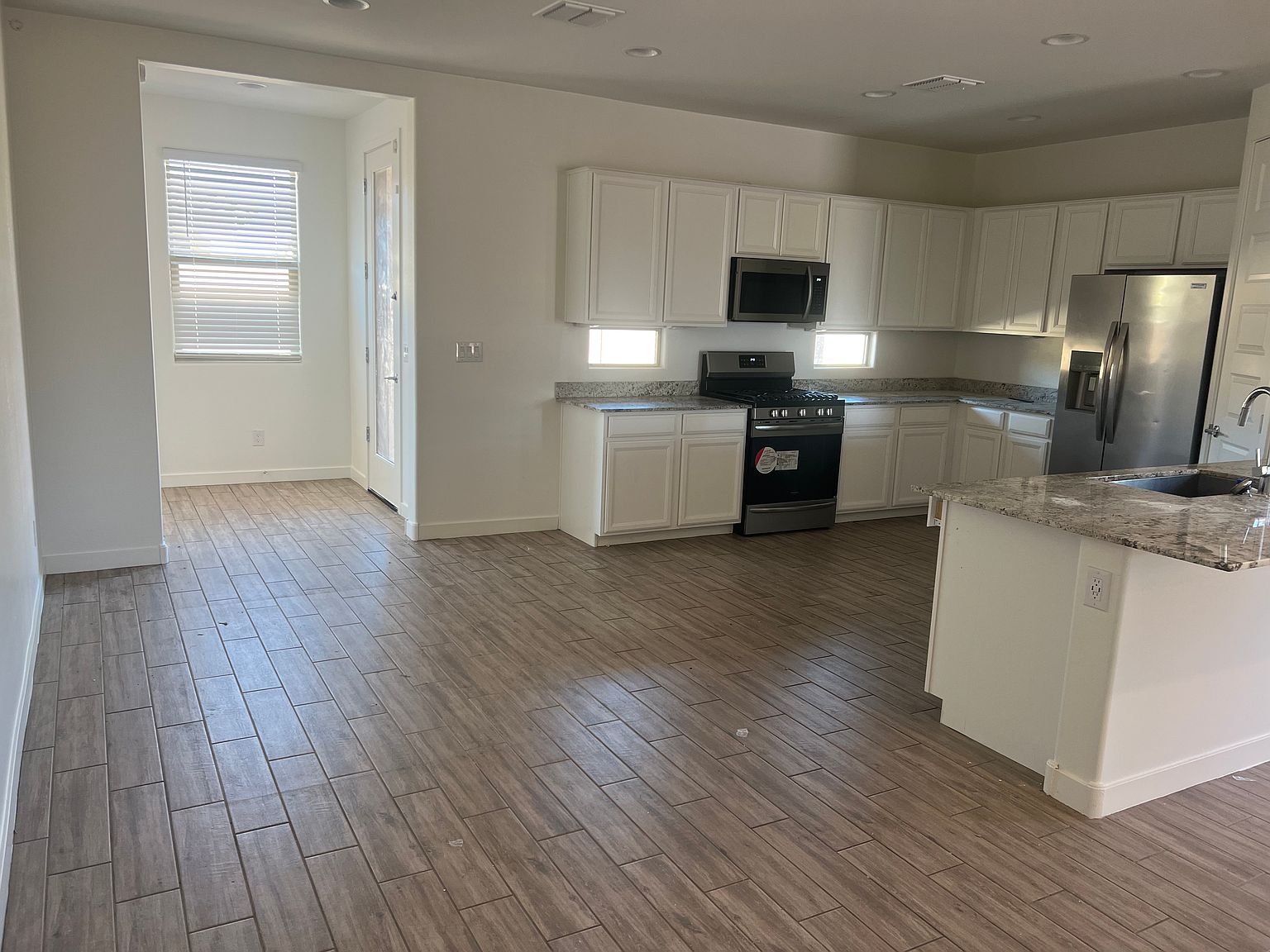 456 E Shellie Ct photo 3