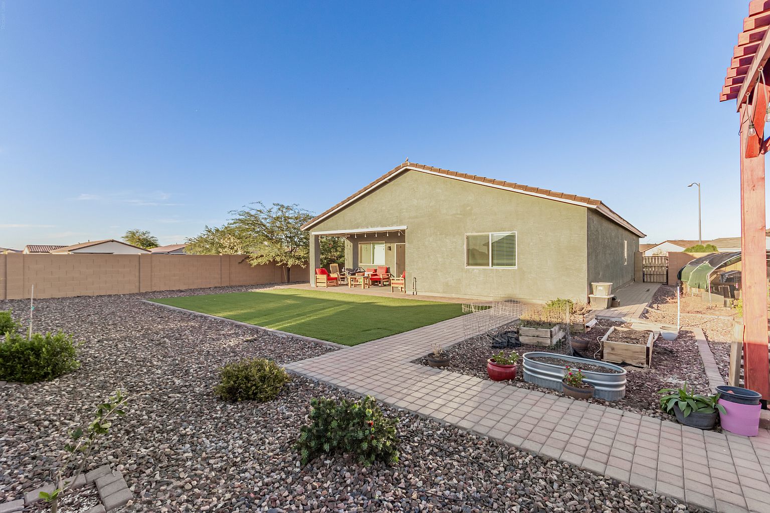 915 E Ruby Ct photo 5