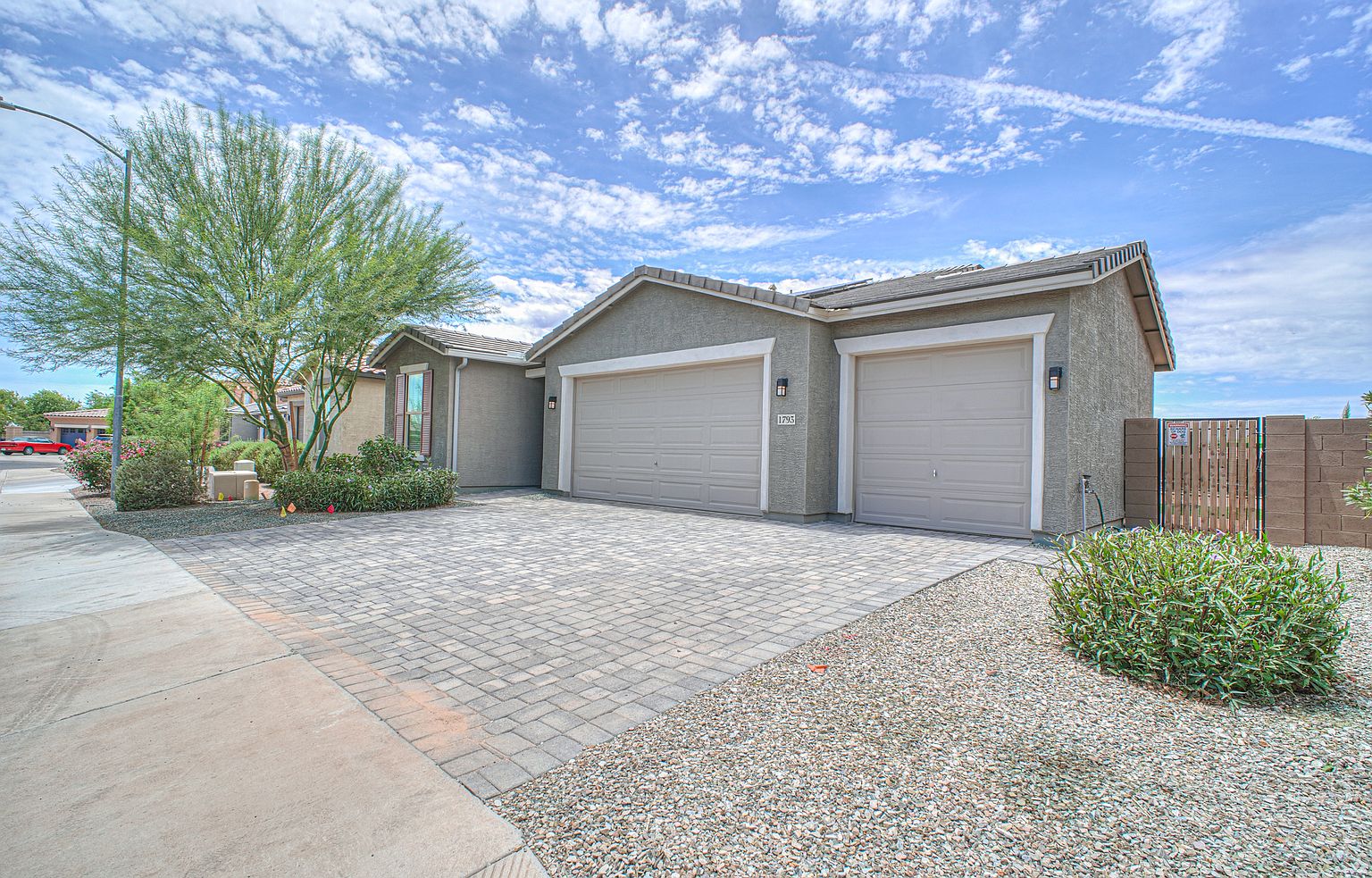 1793 N Westfall Ln photo 2
