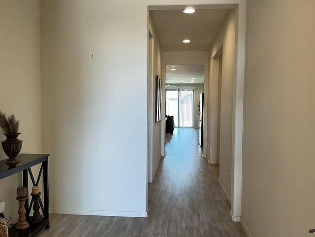 1268 E Jahns Dr photo 3