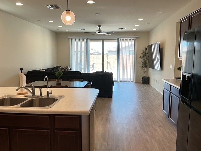1268 E Jahns Dr photo 4