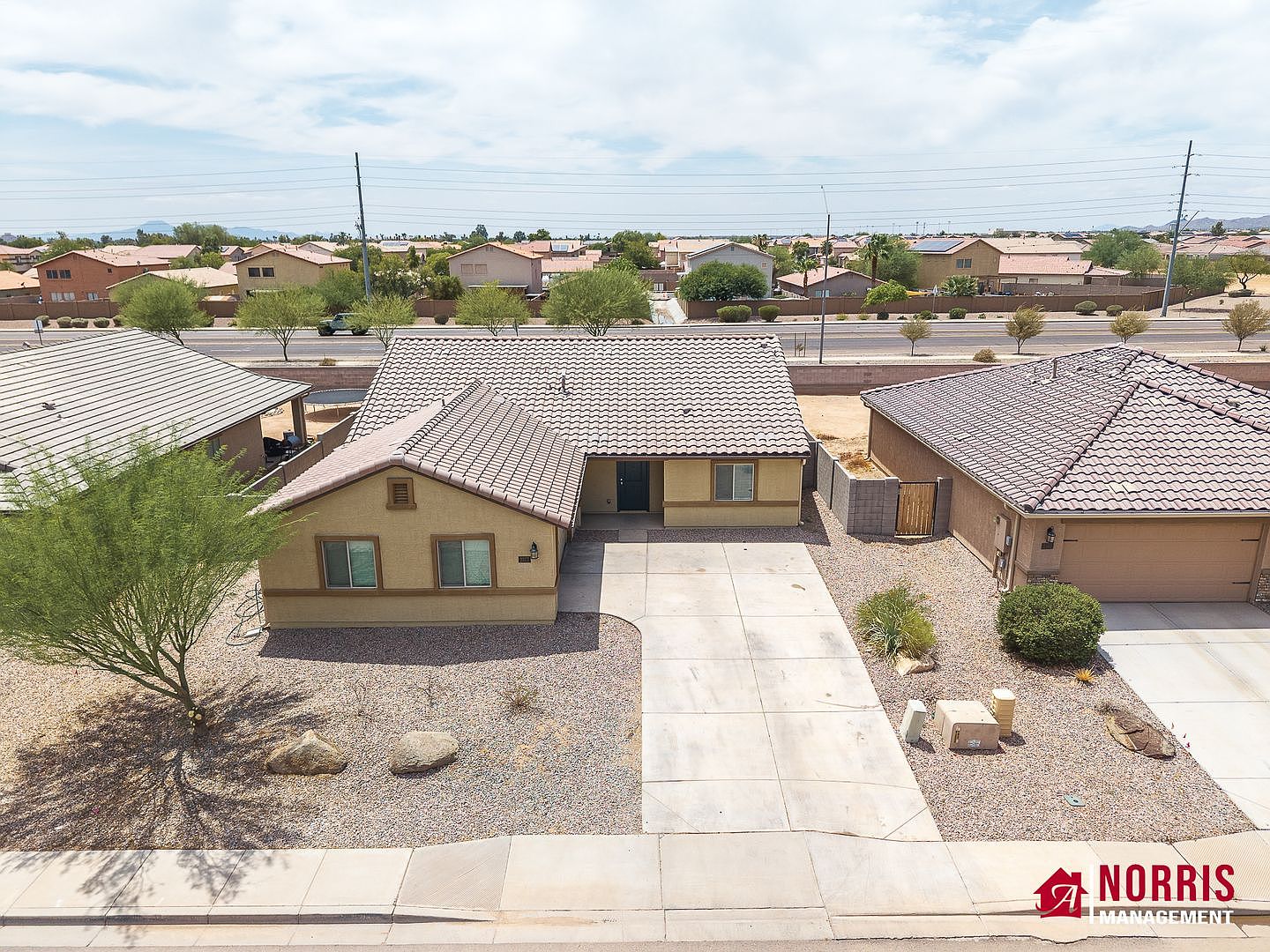 2577 N Agave Ln photo 3