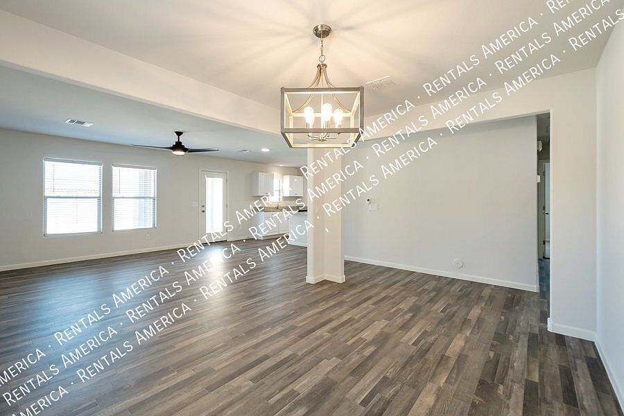1680 E Judi St photo 5