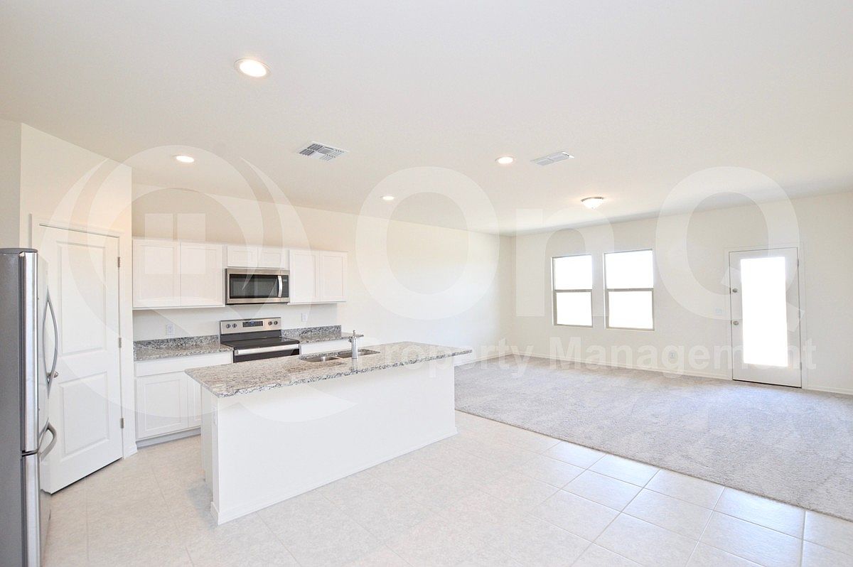 358 S Borromeo Dr Casa Grande, AZ 85194 photo 5