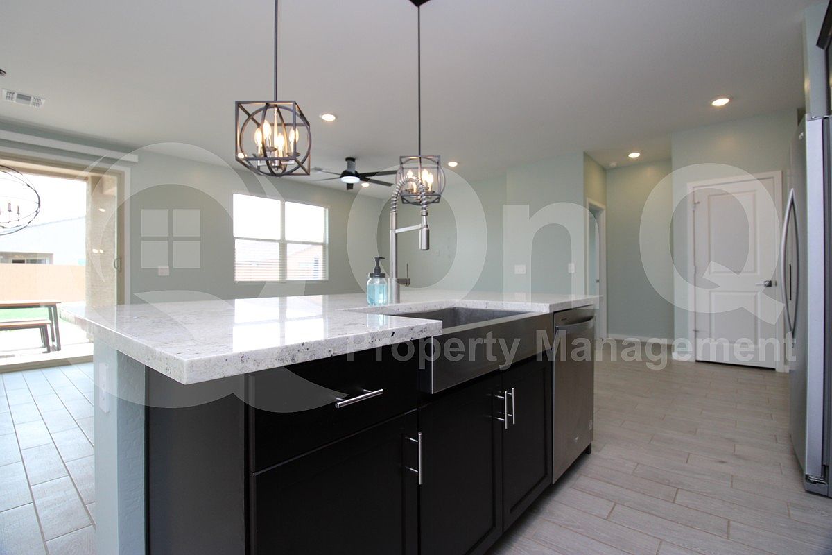 2589 E San Miguel Dr photo 3