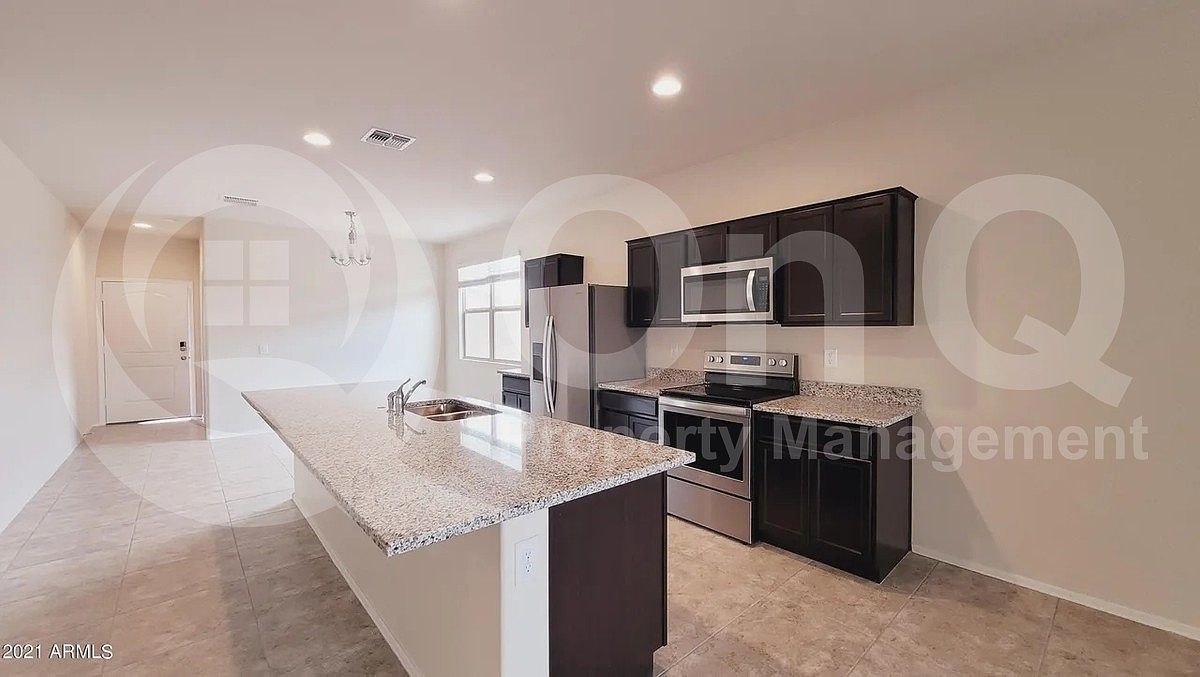 1150 E Tyler Ln photo 3
