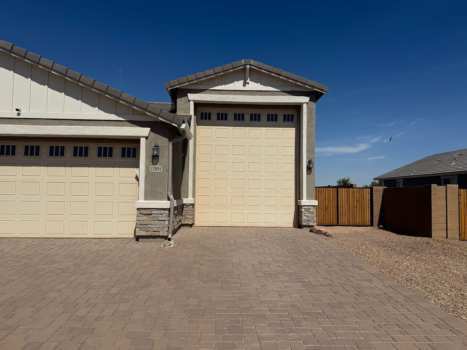 17091 N Palo Pino St photo 3