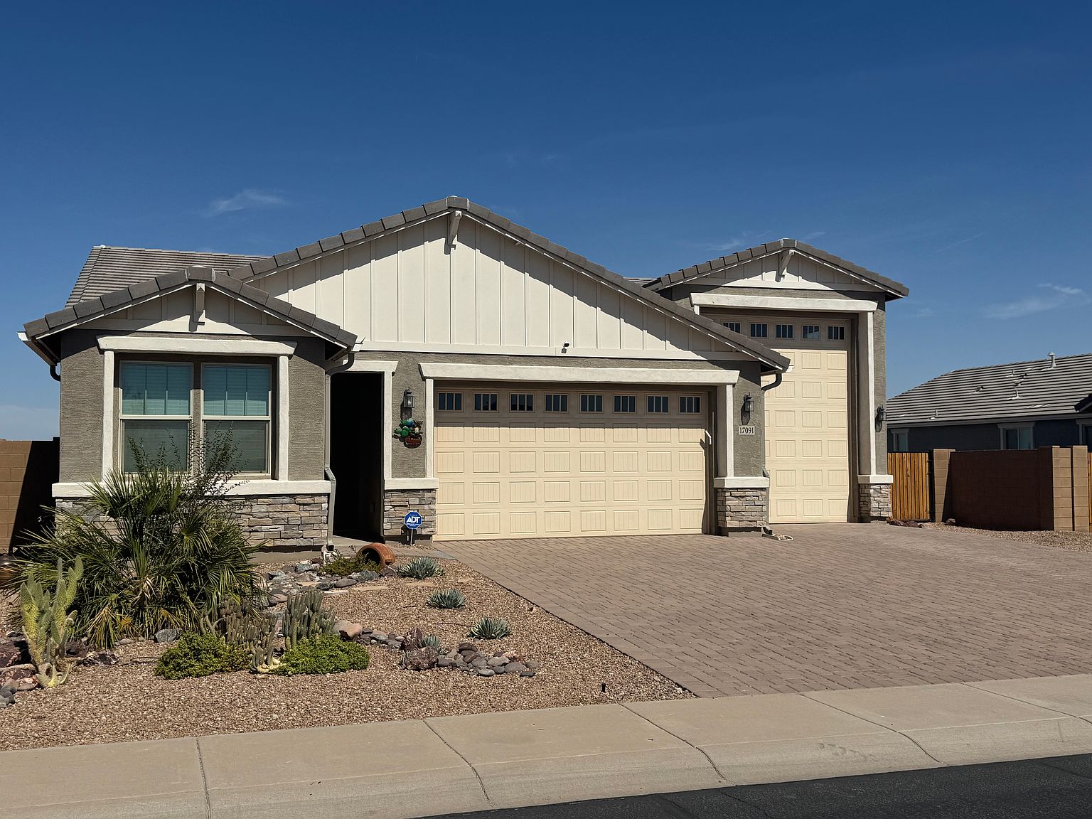 17091 N Palo Pino St photo 2
