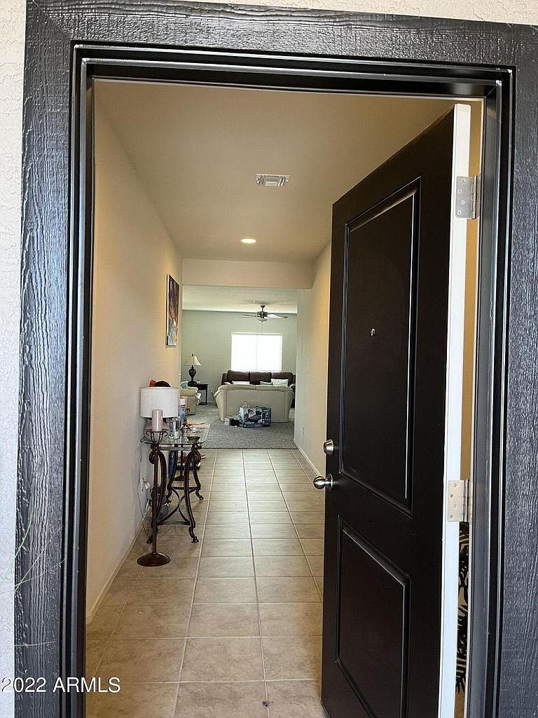 43745 W Yucca Ln photo 2