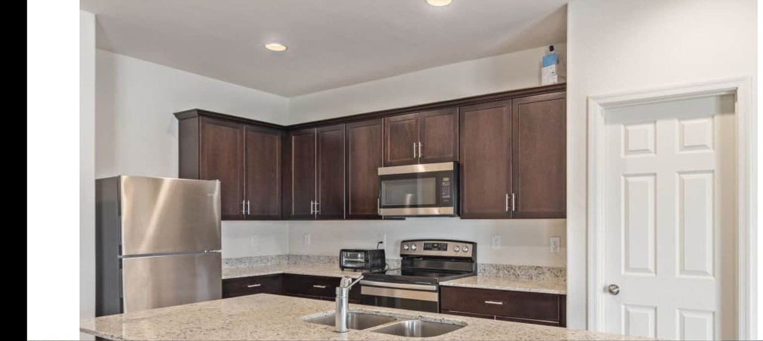 43632 W Yucca Ln photo 3