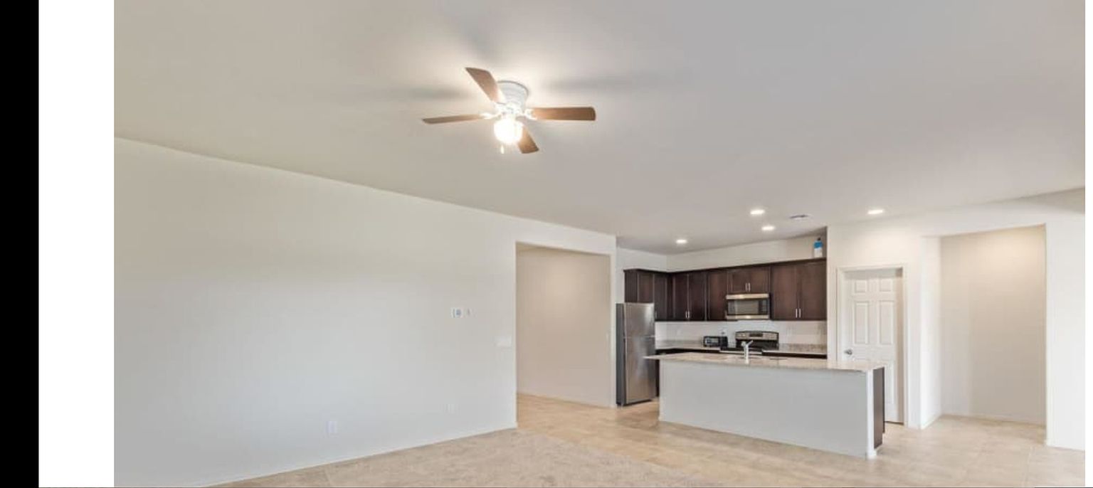 43632 W Yucca Ln photo 5
