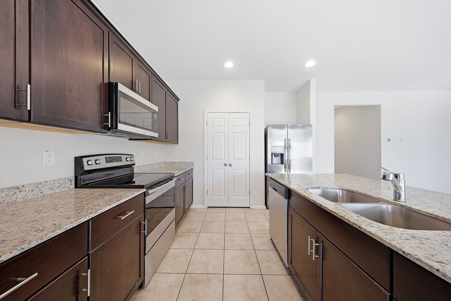 43721 W Acacia Ave photo 4