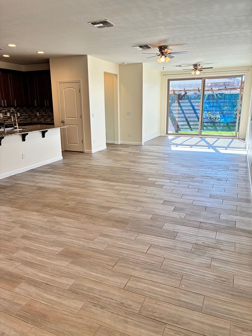 40813 W Tamara Ln photo 4