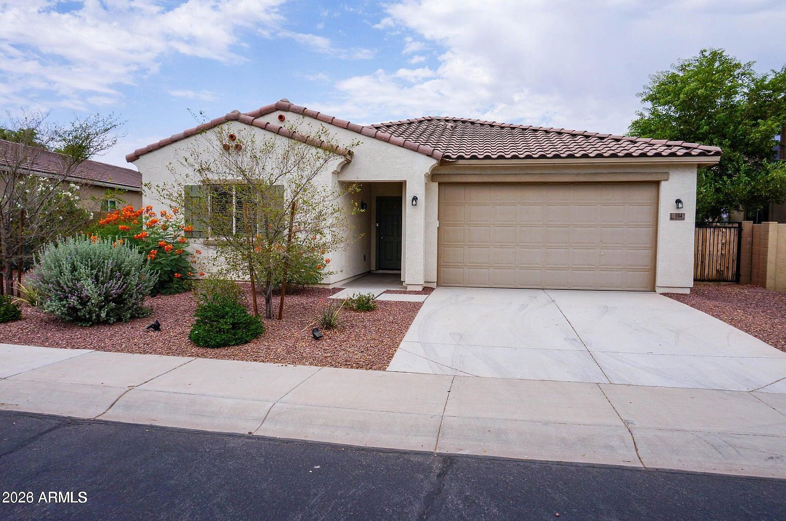 104 E Moonlight Trl photo 2