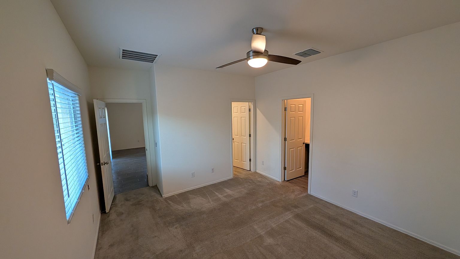 216 W Tropical Dr photo 4