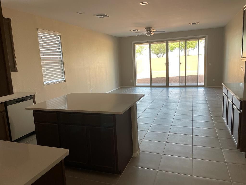 2882 N Blossom Ln photo 3
