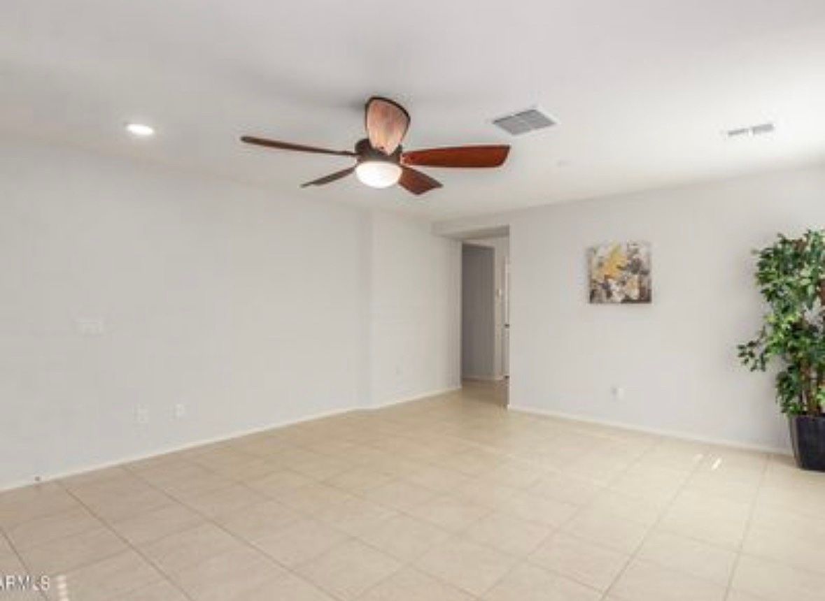 1791 E Elegante Dr photo 3