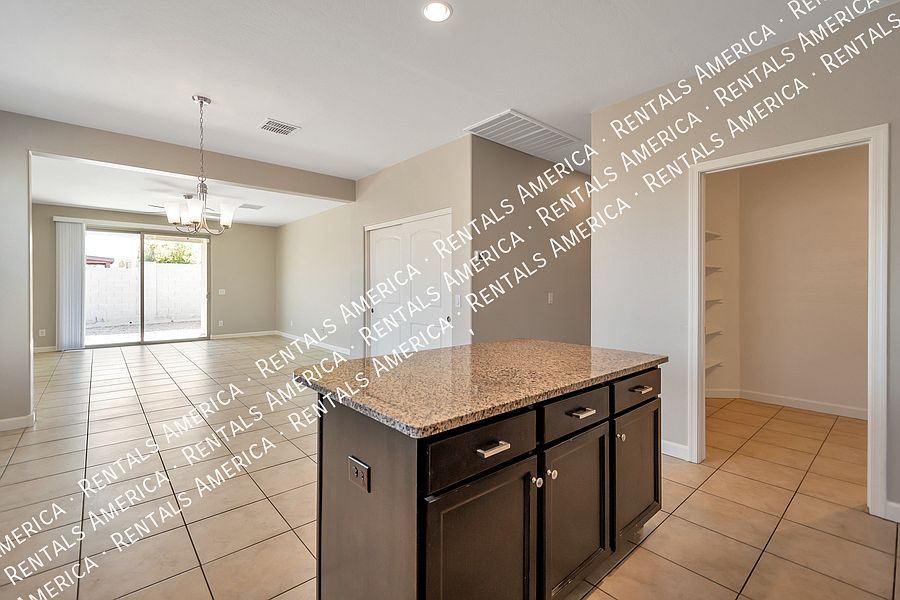 3885 W Alabama Ln photo 4