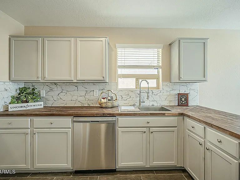 4582 E Jadeite Dr San Tan Valley, AZ 85143 photo 3