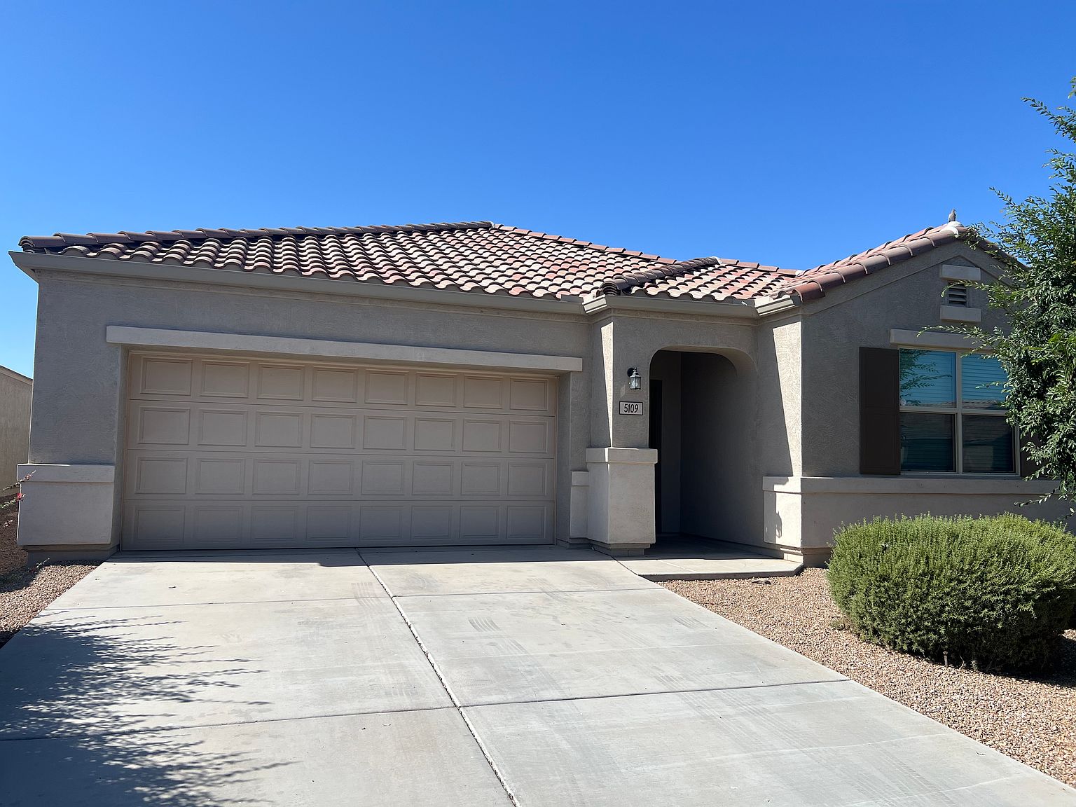 5109 East Smoky Quartz Road photo 2