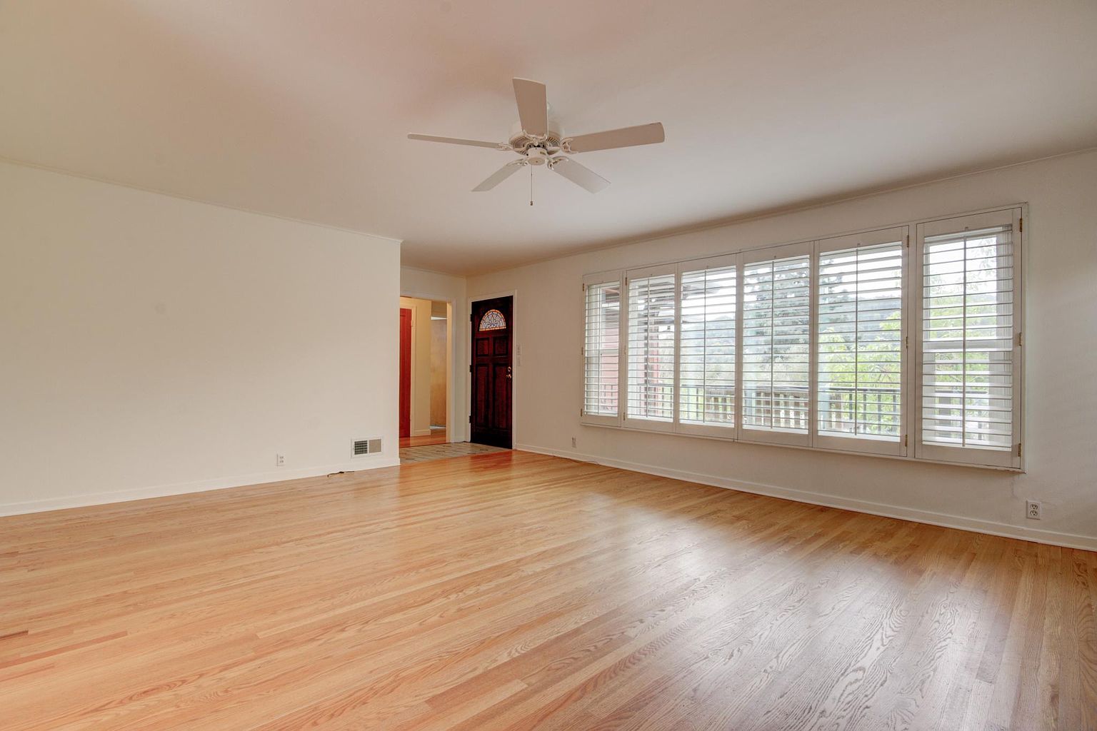 9 West Ct photo 5
