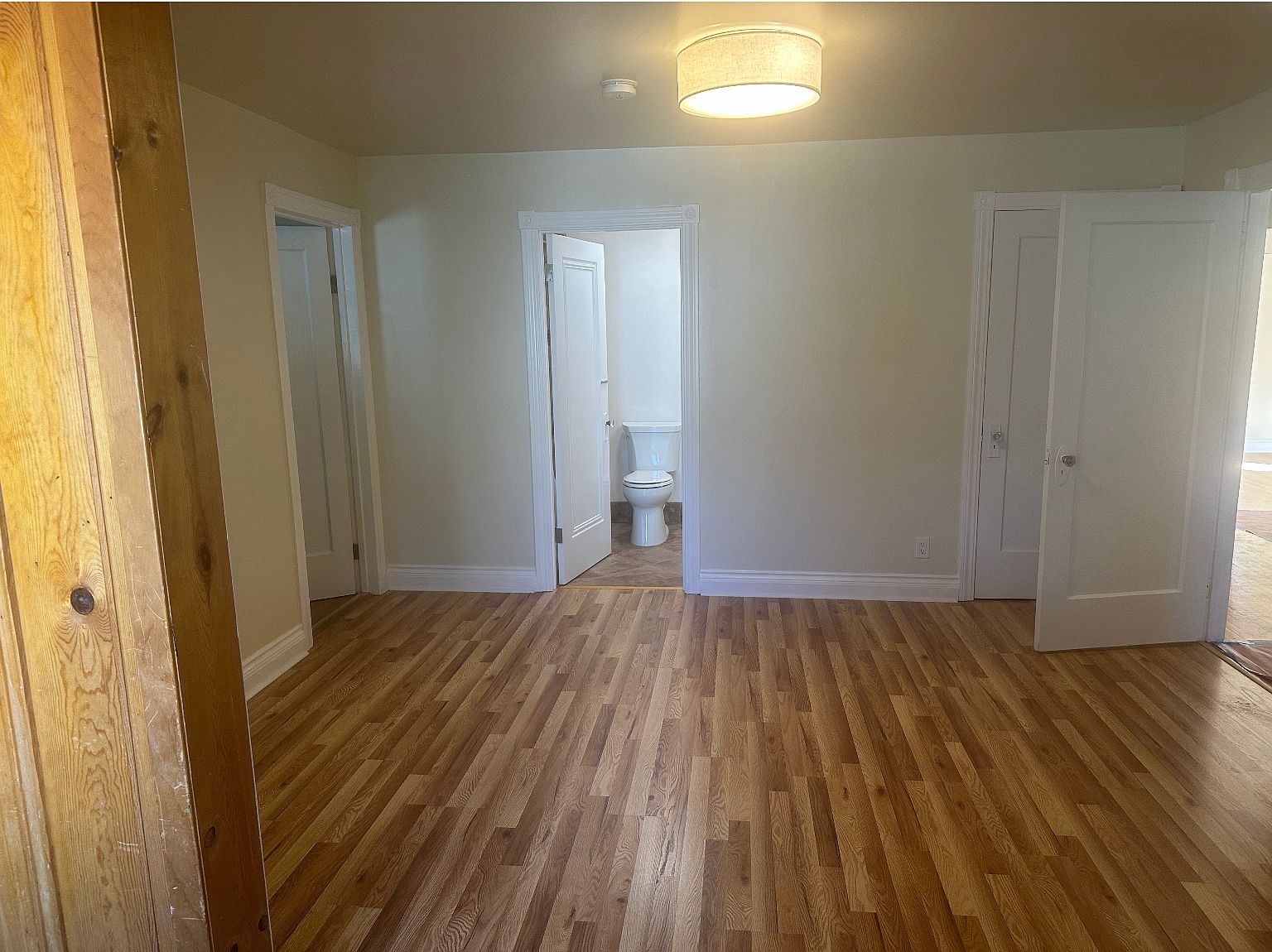 136 Suffield Ave photo 3